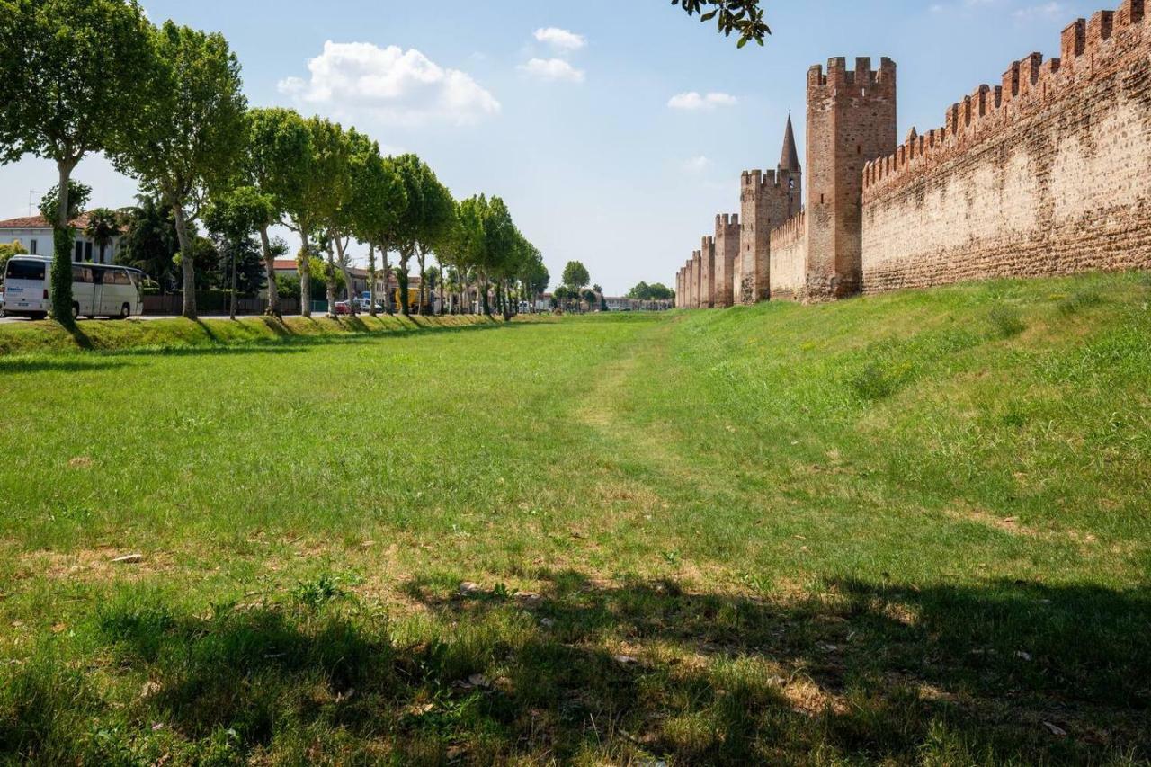 Medieval Palace - Luxury Suite - Per la Dolce Vita Montagnana  Exterior foto