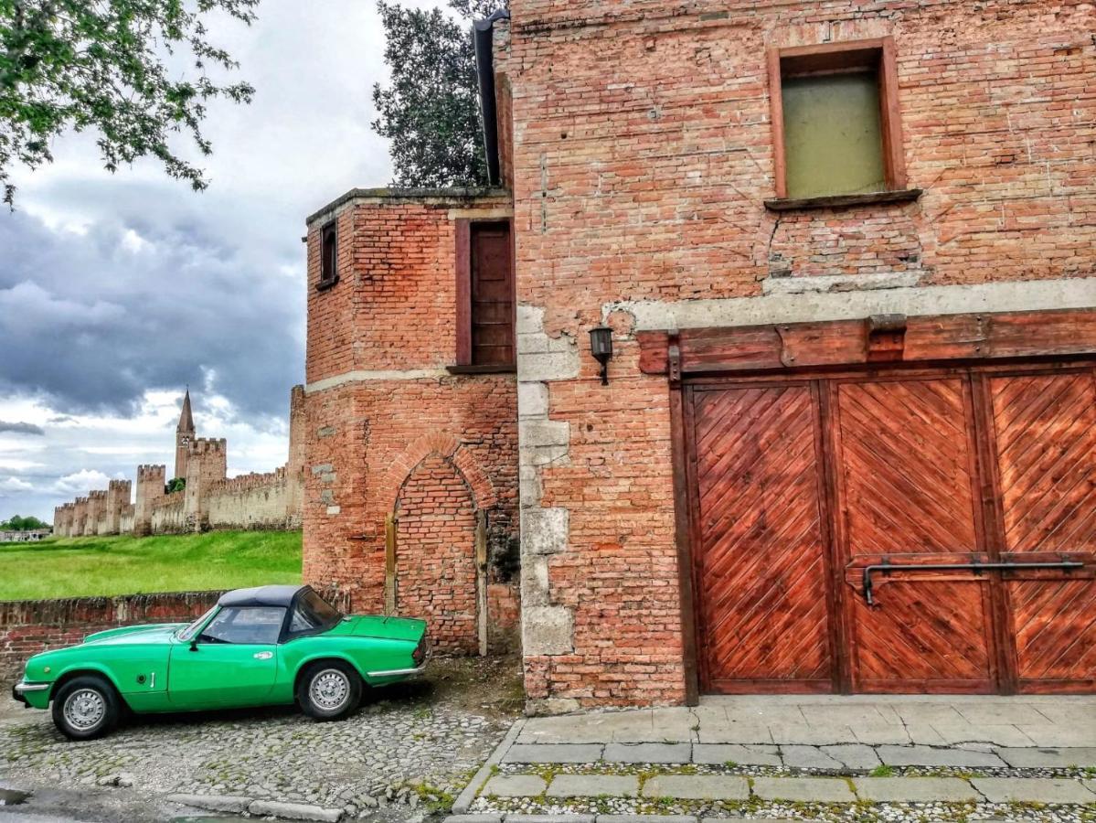 Medieval Palace - Luxury Suite - Per la Dolce Vita Montagnana  Exterior foto